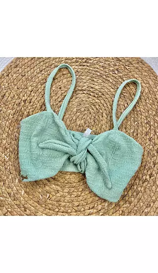 Blusa Corta – Estilo Trendy Y Versátil