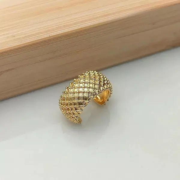 Ear Cuff Dorado Tejido