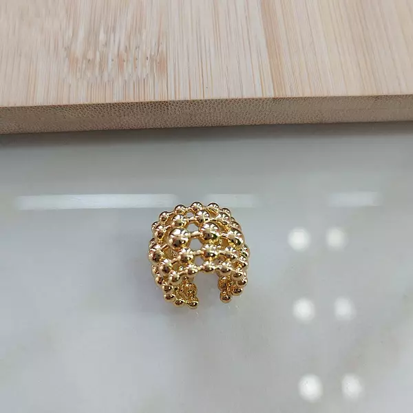 Ear Cuff Dorado Puntos