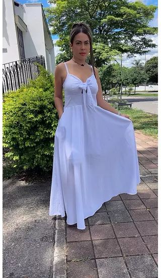 Vestido Largo Blanco – Frescura Y Estilo