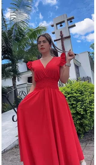 Vestido Rojo Con Mangas Bolero – Elegancia