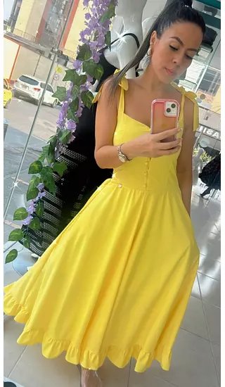 Vestido Amarillo – Brillo Y Elegancia Atemporal