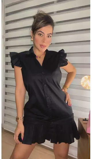 Vestido Negro – Elegancia Atemporal