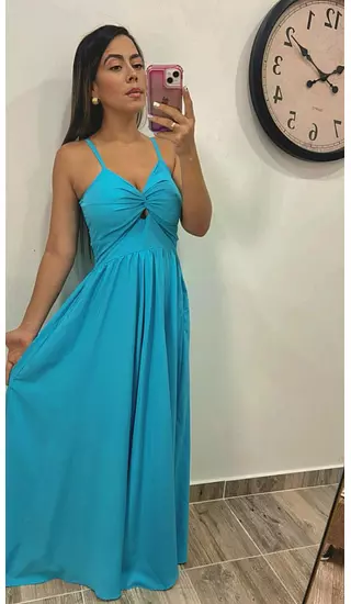 Vestido Largo – Elegancia Fluyente Y Estilo Atemporal