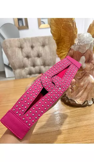 Cinturón Fucsia Chic – Estilo Y Funcionalidad