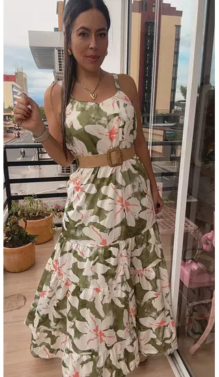 Vestido Largo Lila – Elegancia Fluida Y Color Suave