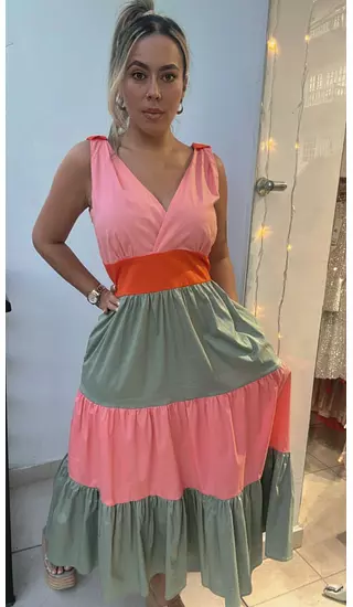 Vestido Salmón Combinado – Elegancia Suave Y Estilo