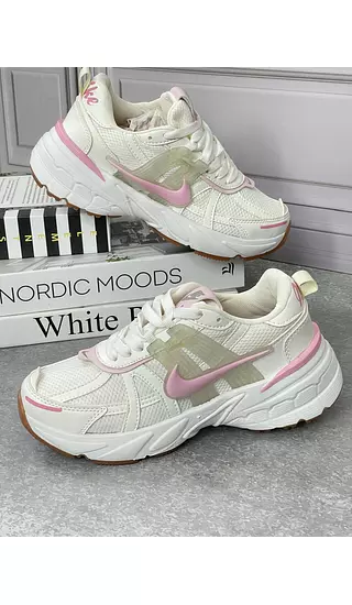 Zapatillas Nike – Estilo Deportivo Y Confort