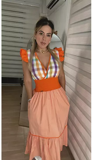 Vestido Naranja Cuadros – Estilo Vibrante Y Chic