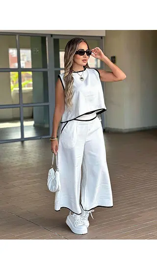 Set Suelto Negro – Estilo Cómodo Y Sofisticado