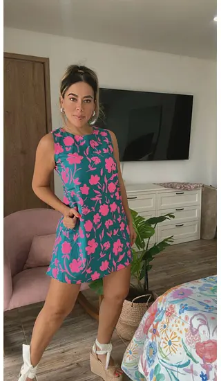 Bata Verde – Comodidad Y Estilo Natural