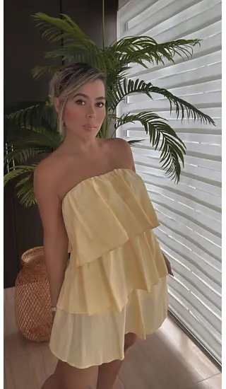 Vestido Corto Strapless – Frescura Y Estilo En Cada Paso