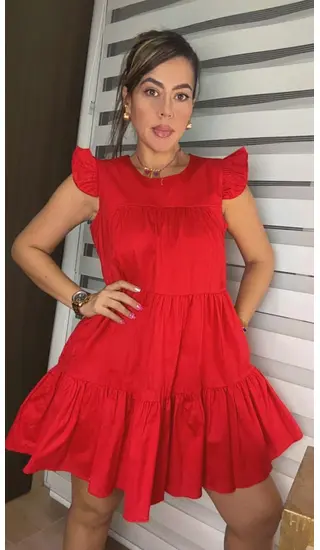 Bata Roja Clásica Y Sofisticada