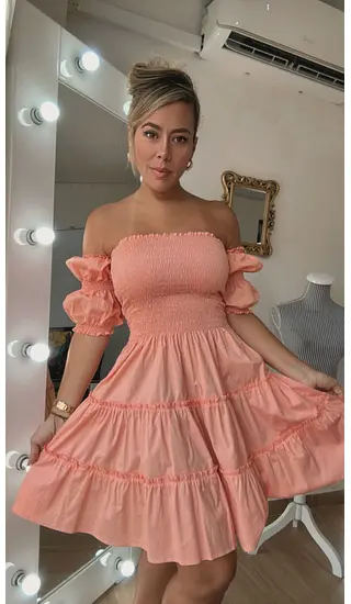 Vestido Salmon – Estilo Radiante Y Elegancia Atemporal