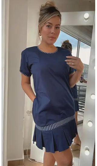 Bata Azul Rey – Elegancia Casual Y Confort