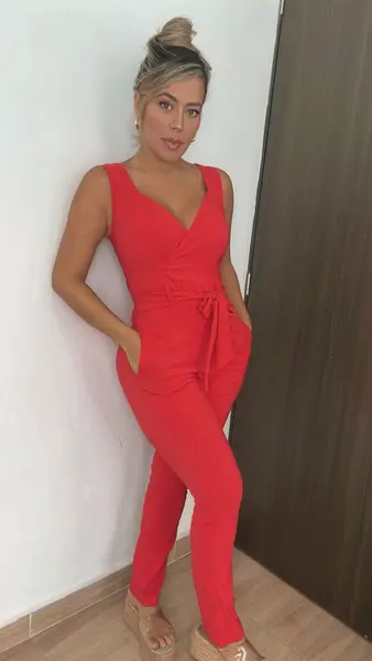 Enterizo Rojo Cruzado – Elegante Y Atemporal