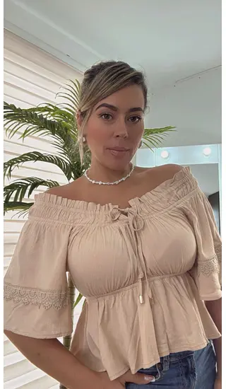 Blusa Beige Femenina – Dulzura Y Elegancia