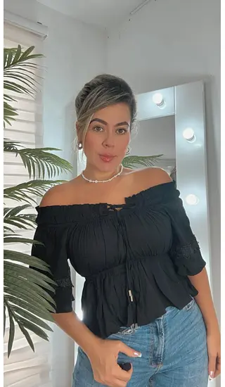 Blusa Negra Femenina – Dulzura Y Elegancia
