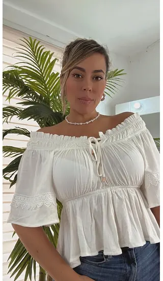 Blusa Blanca Femenina – Dulzura Y Elegancia