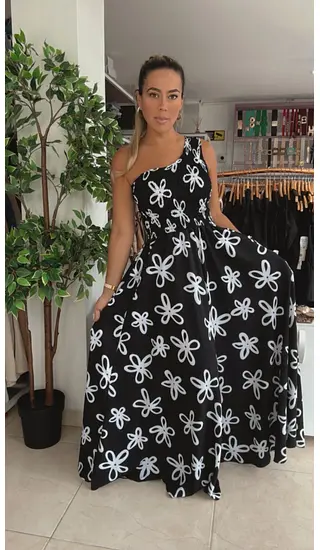 Vestido Largo Negro Floral- Escote Asimétrico Y Sofisticado