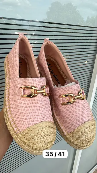 Zapatos Cerrados Con Estilo: Elegancia Y Comodidad