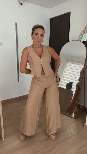 Set Café Bordado – Elegancia En Cada Detalle