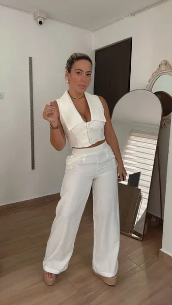 Set Blanco Con Chaleco – Elegancia Pura