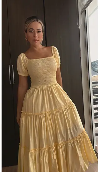 Vestido Largo Amarillo Con Mangas Y Fruncido