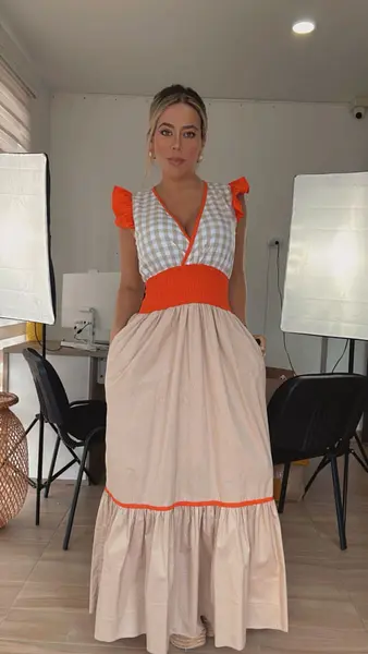 Vestido Largo En Popelina Estampado Con Cuello V