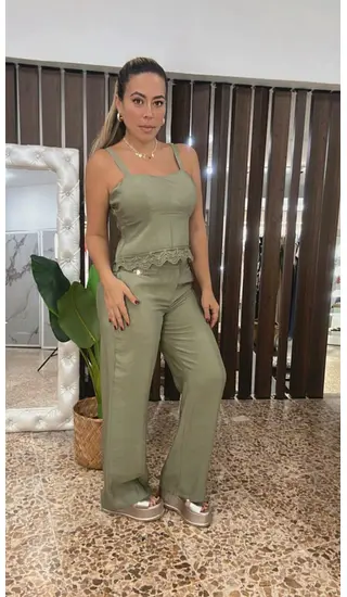 Set Verde Jade – Elegancia Suave Con Detalles En Encaje