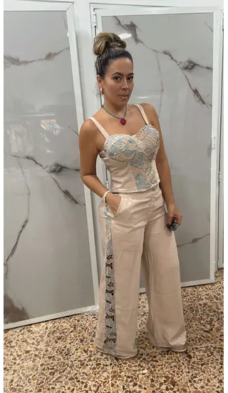 Set Con Camisa Tipo Corset Estructurada Y Pantalón Detalles