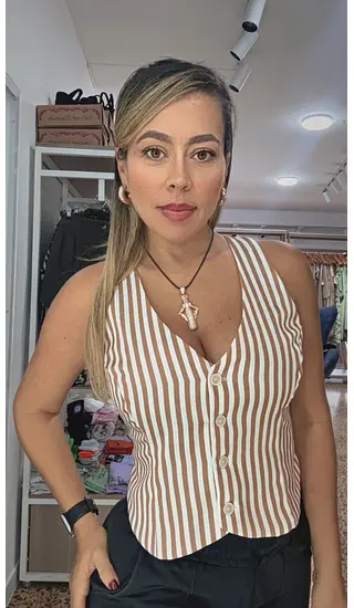 Camisa Tipo Chaleco A Rayas – Sin Mangas