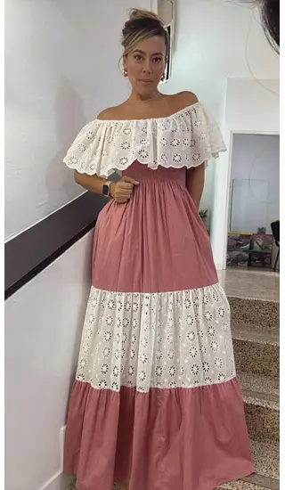 Vestido Estilo Campesino Con Encaje Blanco Y Palo Rosa