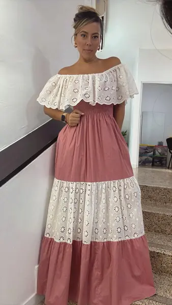 Vestido Estilo Campesino Con Encaje Blanco Y Palo Rosa