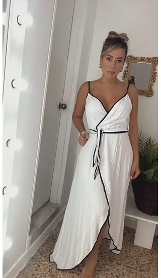 Vestido Blanco Chaliz Con Bordes Negros
