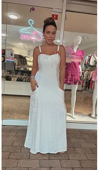 Vestido Blanco Elegante Con Detalle Lazo