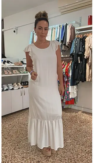 Batola Blanca Femenina Con Boleros En Las Mangas