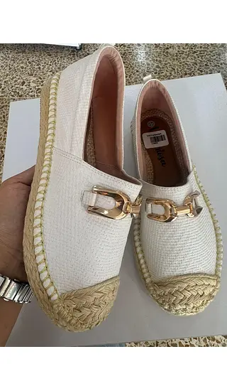 Zapatos Cerrados Con Estilo: Elegancia Y Comodidad En Cada