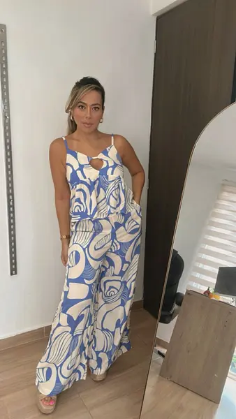 Set Estampado En Tiras Azul Con Beige Muy Lindo