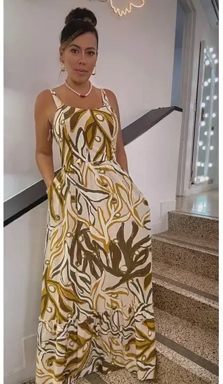 Vestido Largo Estampado Tropical En Tonos Tierra Con Tirante