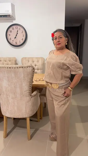 Set Moderno Y Versátil En Beige