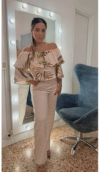 Set Tropical Elegante Con Blusa Off Shoulder