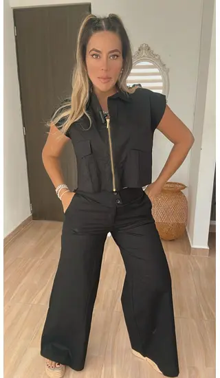 Set Ejecutivo Chic En Negro Con Detalles Modernos