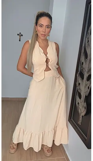 Set Crema Elegante Para Mujer