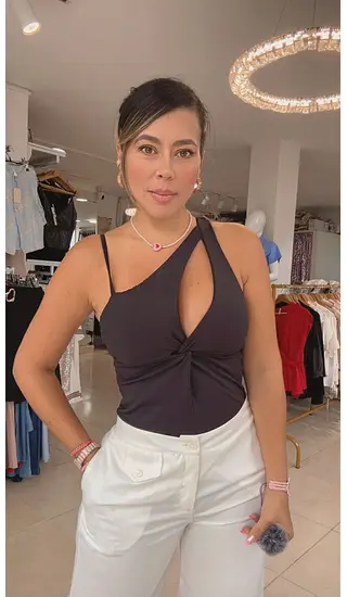 Body Negro Asimétrico Elegante 🖤✨