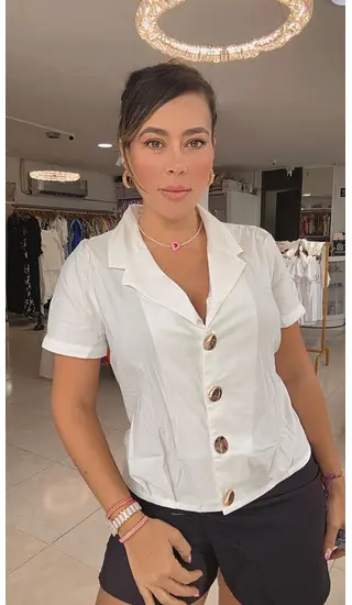 Blusa Blanca Elegancia