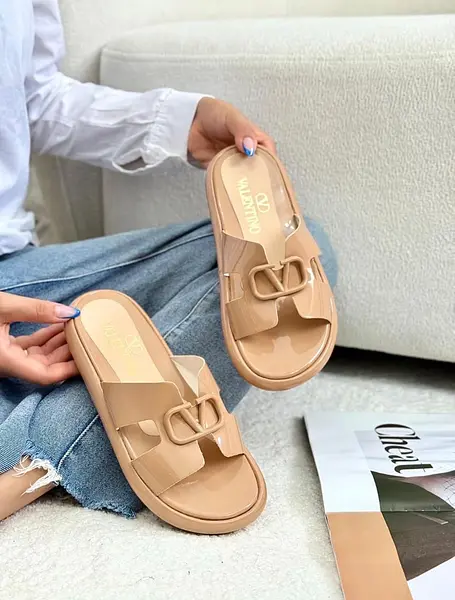 Sandalia Camel Valentino