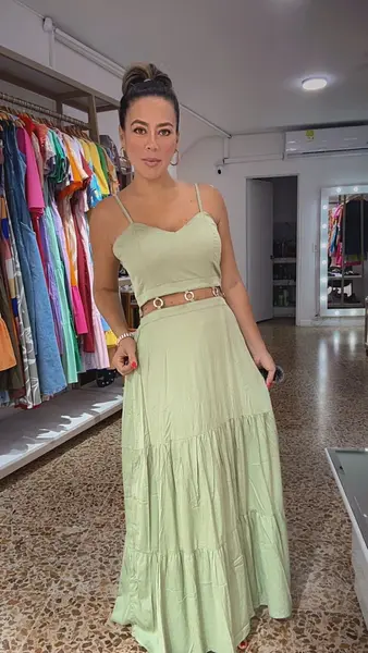 Vestido Selene Verde Con Herrajes Y Espalda Descubierta