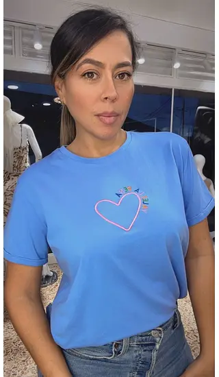Camiseta Corazón Celeste