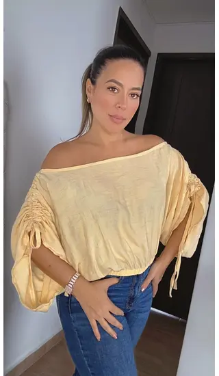 Blusa - Cuello Bandeja